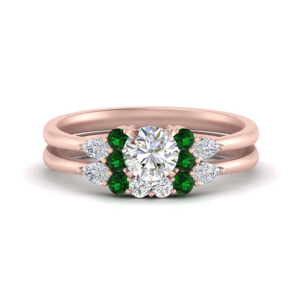 pear-accent-emerald-round-cut-wedding-ring-set-in-FD9289ROGEMGR-ANGLE3-NL-RG