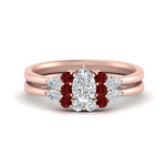 Load image into Gallery viewer, pear-accent-ruby-pear-shaped-wedding-ring-set-in-FD9289PEGRUDR-ANGLE3-NL-RG

