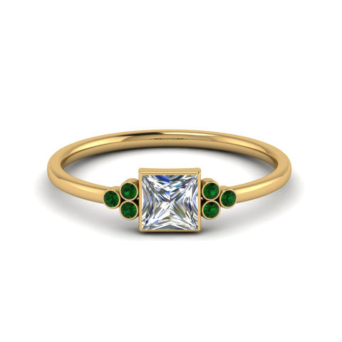 petite-bezel-set-princess-cut-diamond-engagement-ring-with-emerald-in-yellow-gold-FD9175PRRGEMGR-NL-YG