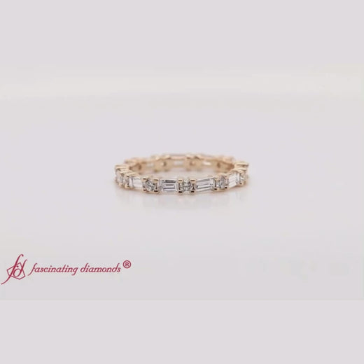 baguette-and-round-diamond-band-in-yellow-gold-fdewb318