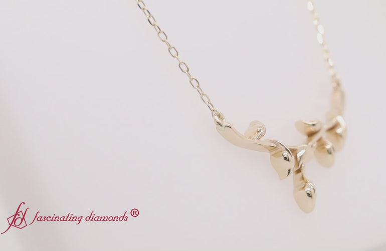 leaf-necklace-in-yellow-gold-fdpd8582-video
