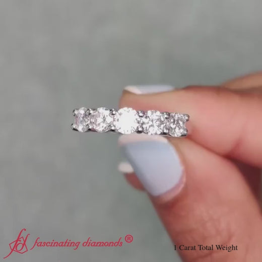 5-stone-round-cut-diamond-anniversary-band-in-whith-gold-FDWB8008RO-720