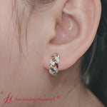 Load and play video in Gallery viewer, diamond-cuban-link-hoop-earrings-in-yellow-gold-fdear10831-video
