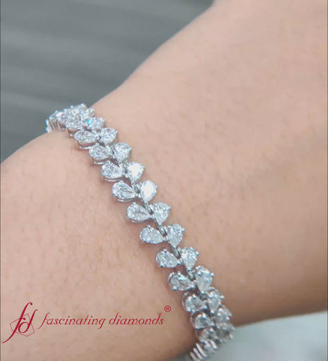 pear-shaped-petal-style-diamond-bracelet-in-white-gold-fdbr8150