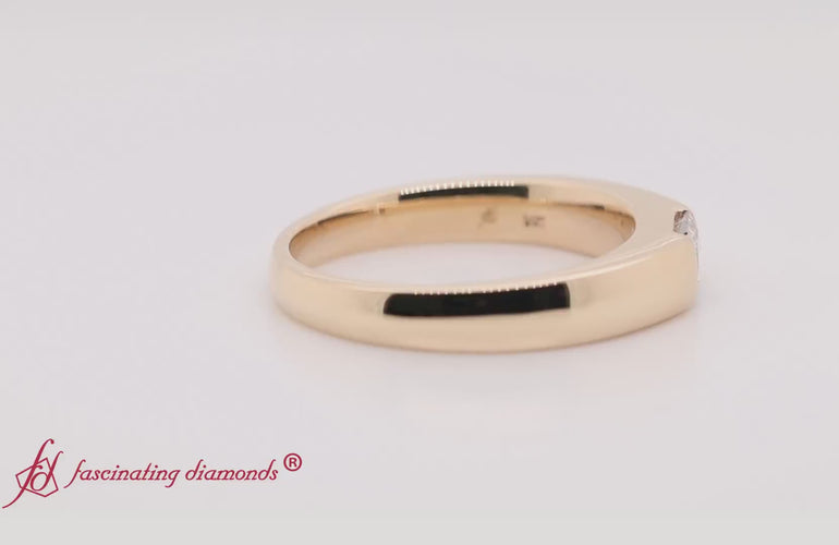 half-bezel-solitaire-princess-mens-comfort-fit-wedding-ring-in-yellow-gold-fdm8083