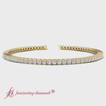 Load and play video in Gallery viewer, 2-carat-diamond-tennis-bracelet-in-yellow-gold-render-fdbrc8635ro-2-00-ct-2000
