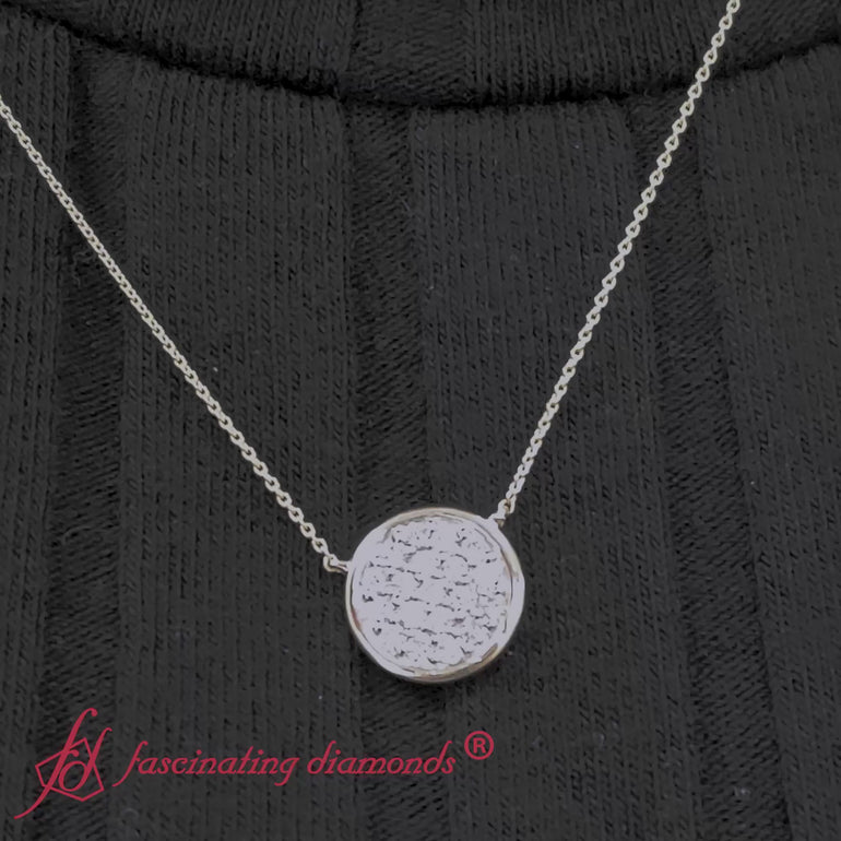 round-cluster-disc-diamond-pendant-in-white-gold-fdpd10841-fancyvideo