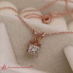Load and play video in Gallery viewer, 0-50-ct-diamond-princess-cut-solitaire-necklace-in-rose-gold-fdpd8469pr
