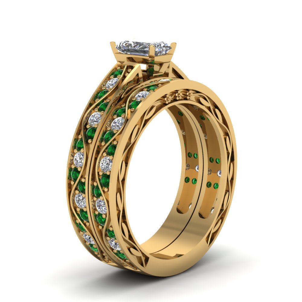 radiant-cut-antique-filigree-wedding-ring-set-with-emerald-in-yellow-gold-FDENS3543RAGEMGRANGLE2-NL-YG