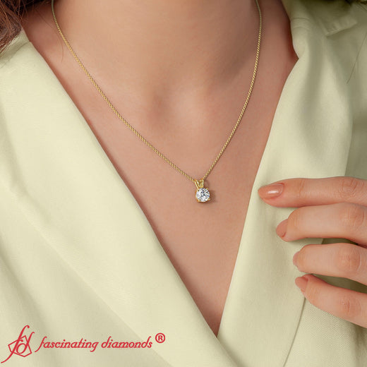 round-4-prong-solitaire-diamond-1-carat-pendant-in-FDPD8469ANGLE1-RO-yg.jpg?v=1765777908