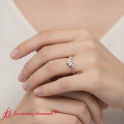 round-baguette-twisted-wedding-band-rose-gold-fdwb9703-model