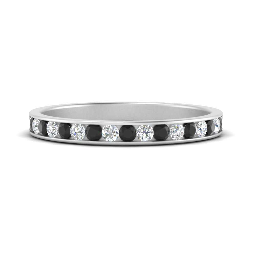round-channel-stacking-band-with-black-diamond-in-white-gold-FD122981BGBLACKANGLE3-NL-WG.jpg