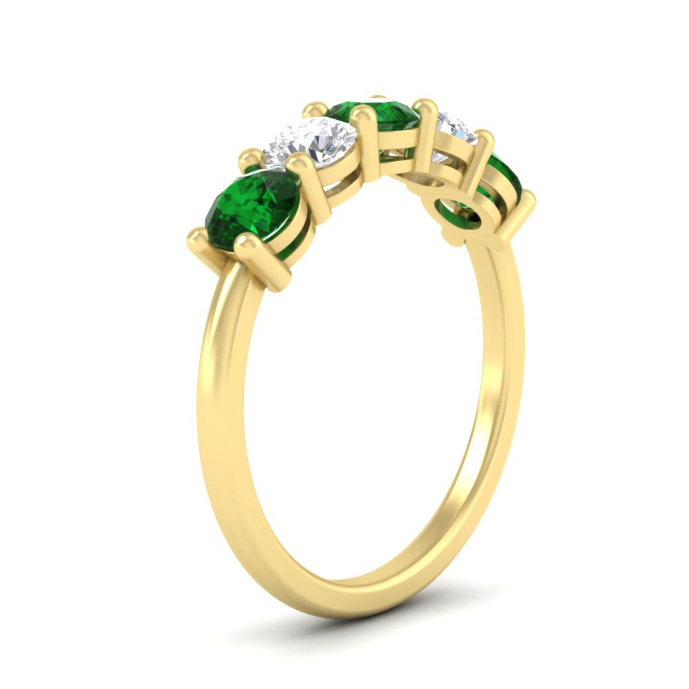 round-cut-2-carat-5-stone-diamond-and-emerald-wedding-ring-in-yellow-gold-FDENS141ROBGEMGRANGLE2-2.00CT-NL-YG