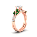Load image into Gallery viewer, round-cut-curved-vine-emerald-wedding-ring-set-in-rose-gold-fdens11635rogemgrangle2-nl-rg_b57d7545-7032-4bfc-8bc4-c65312880448.jpg?v=1764647087
