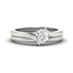 Load image into Gallery viewer, round-cut-diamond-serenity-solitaire-wedding-set-in-white-gold-fdens1020rosleep-nl-wg?v=1764307635