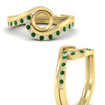 Load image into Gallery viewer, semi-mount-swirl-emerald-wedding-band-set-in-yellow-gold-fdens7806smgemgrangle3-nl-yg.jpg?v=1759906665
