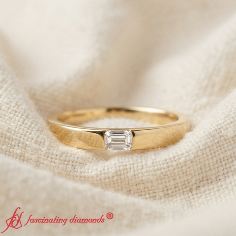 single-emerald-diamond-mens-wedding-band-in-yellow-gold-fd11266