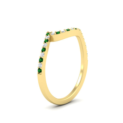 swirl-pave-emerald-wedding-band-in-yellow-gold-fdens7806ovbgemgrangle2-nl-yg.jpg?v=1759992381