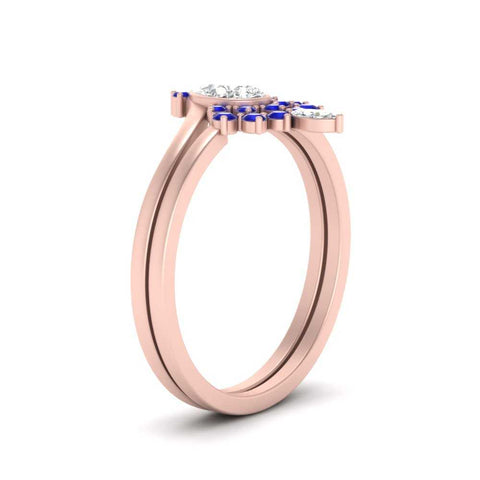 tiara-pear-bezel-sapphire-wedding-ring-set-in-rose-gold-FD1046PEGSABLANGLE2-NL-RG?v=1761911422