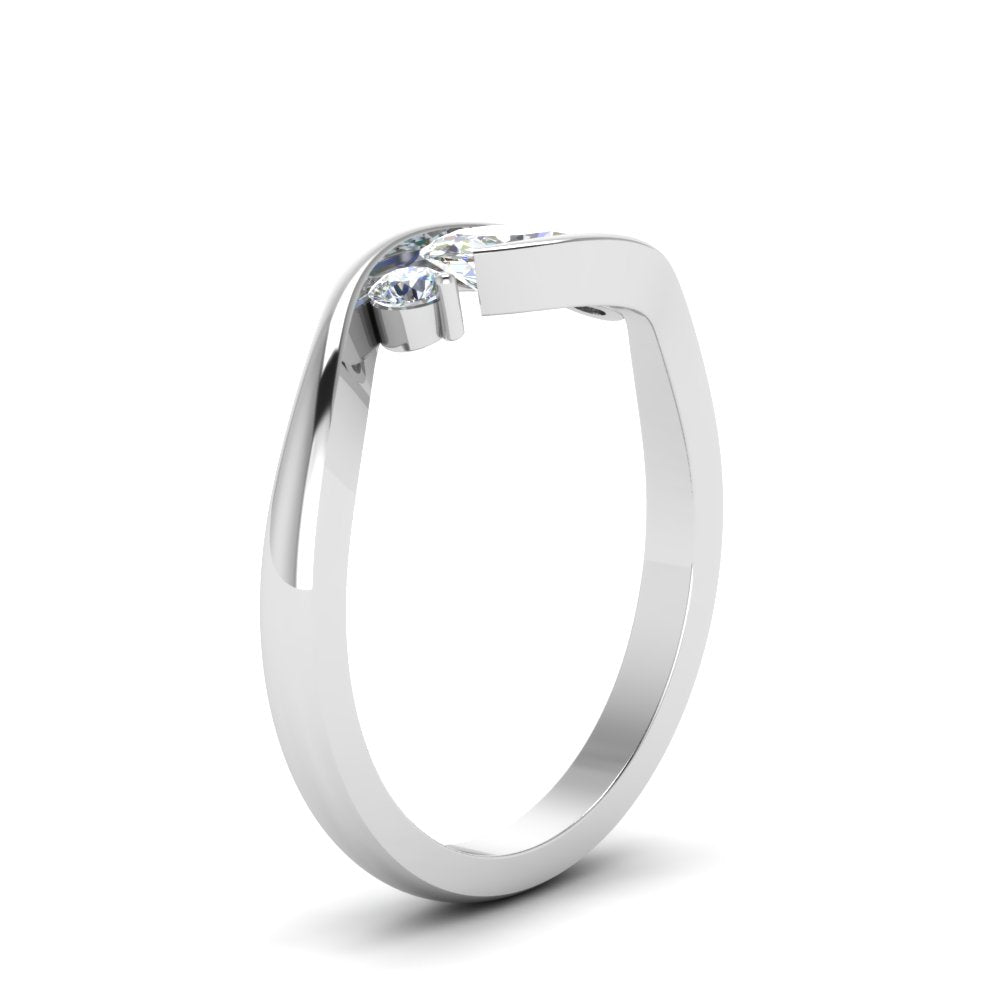 Twist 3 Stone Engagement Ring