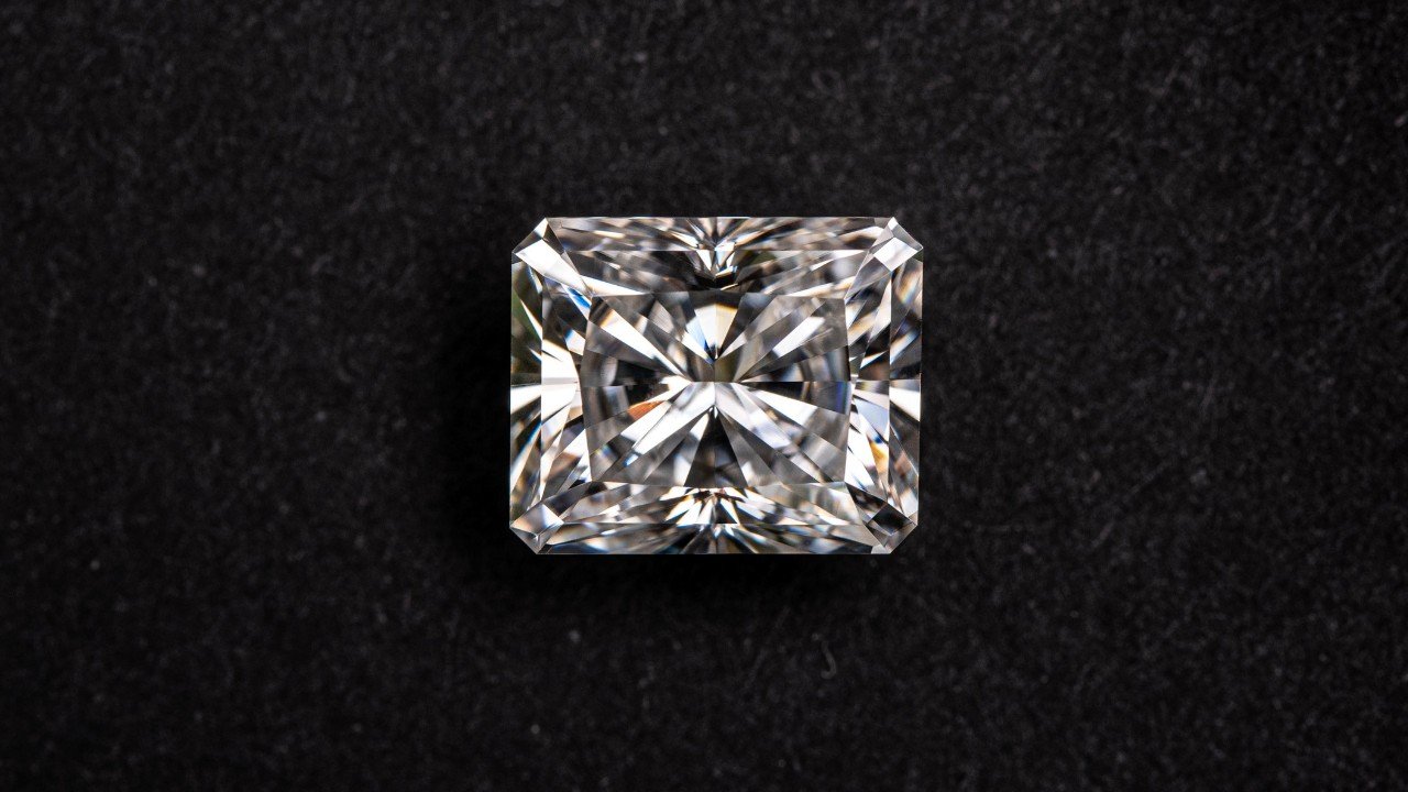 Shop GIA 1 Carat Radiant Shaped Diamonds